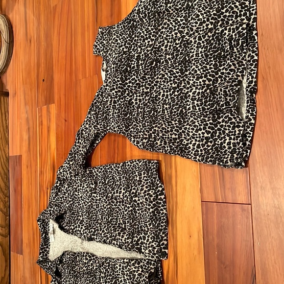 BEDFORD FAIR LEOPARD SILK TANK & JACKET - Picture 1 of 11